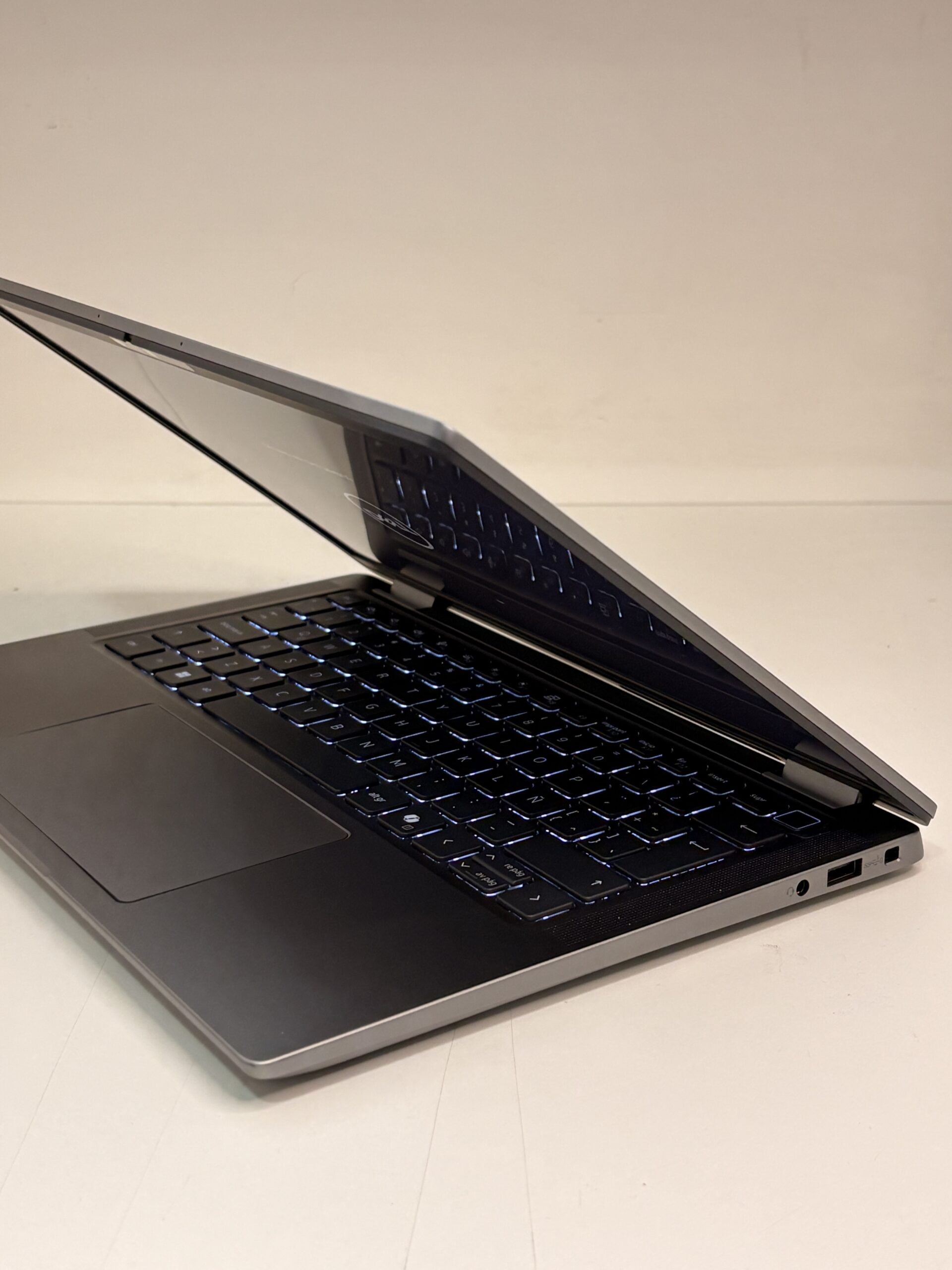 Dell Latitude 7350 - Image 4