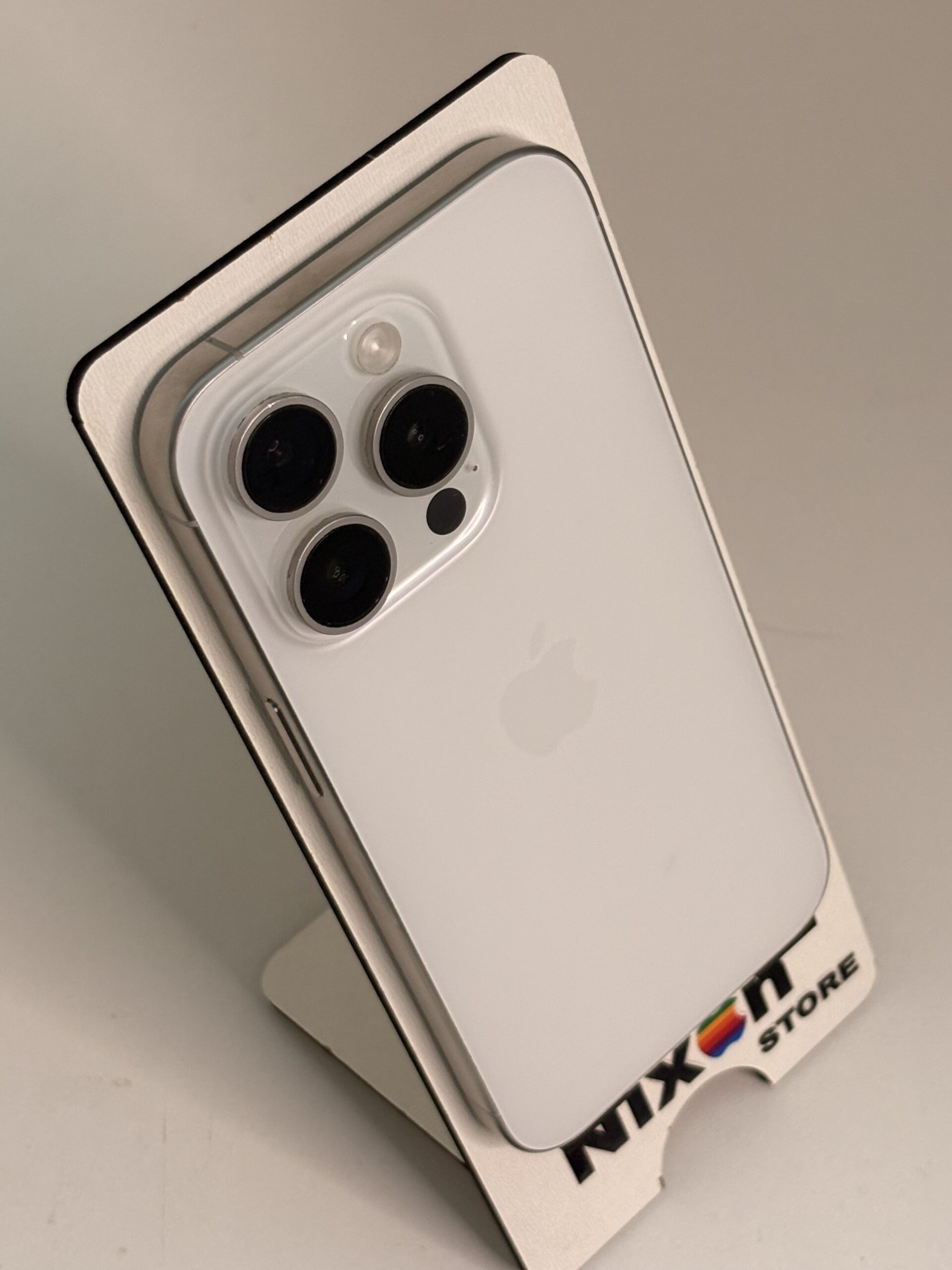 iPhone 15 pro - 128 Gb (seminuevo) - Image 3