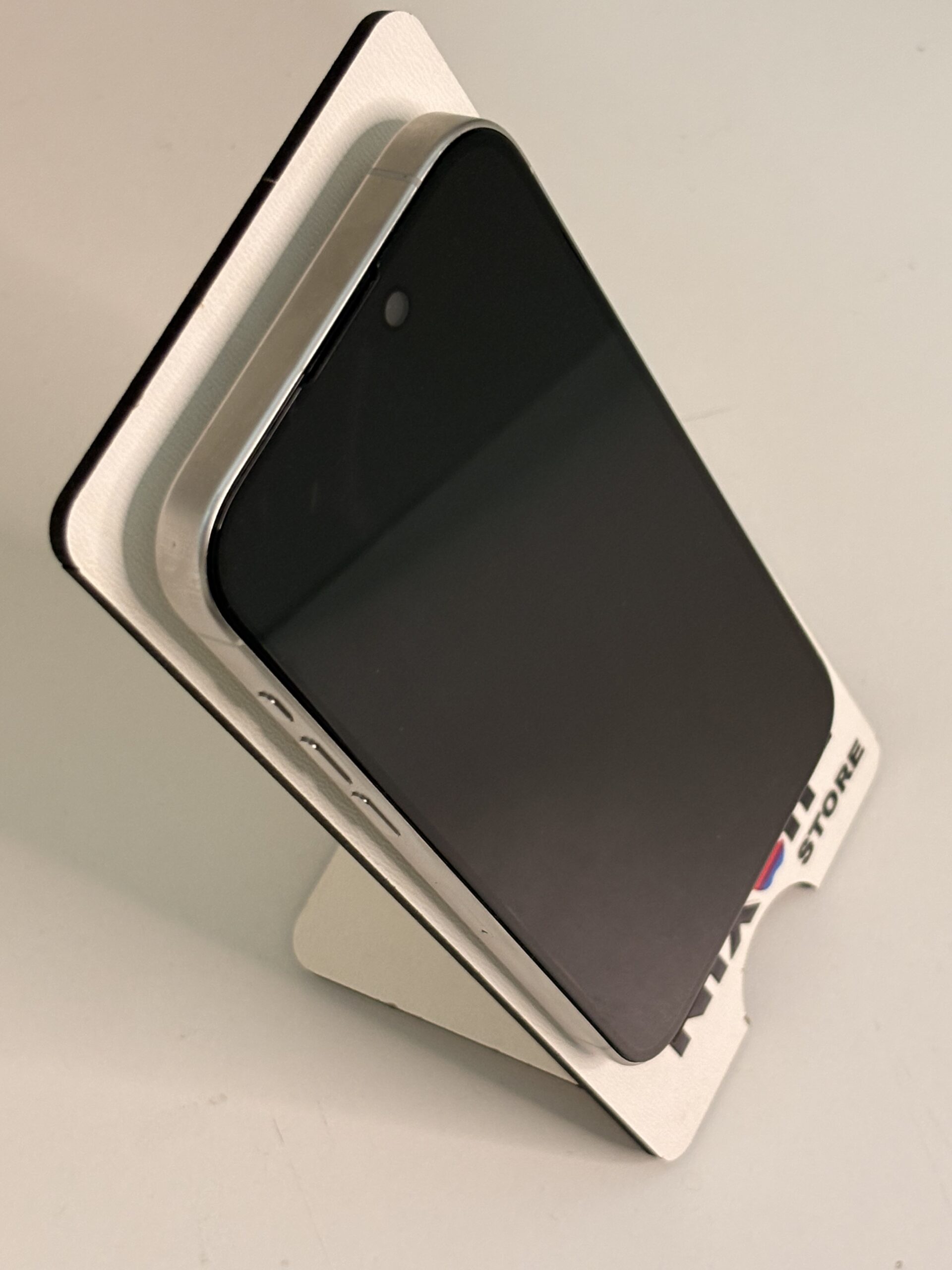 iPhone 15 pro - 128 Gb (seminuevo) - Image 2