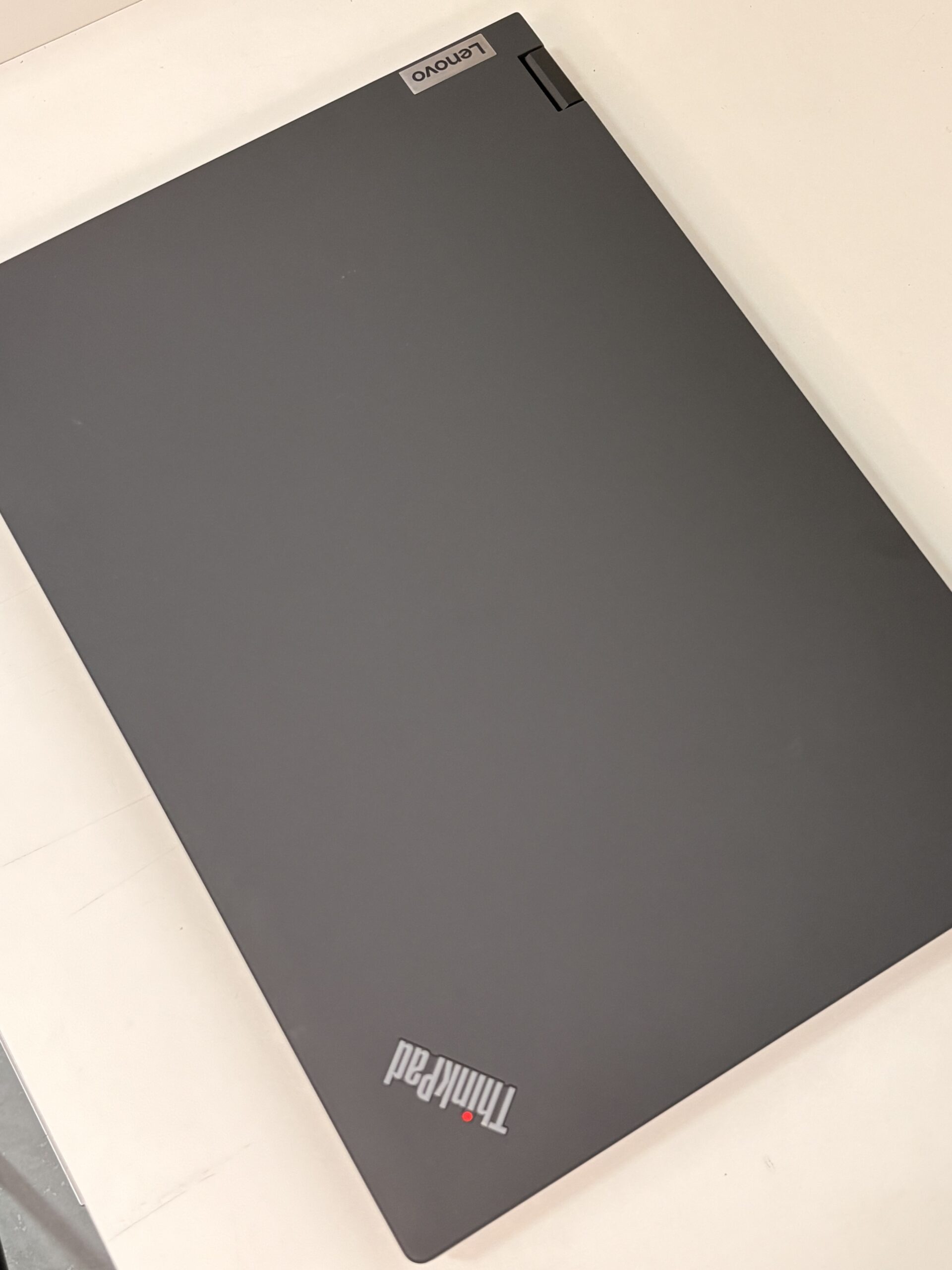 LENOVO Thinkpad P16 Gen 2 (nueva) - Image 4